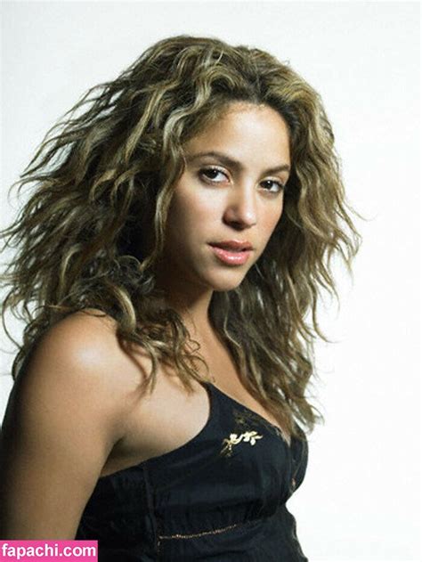 shakira topless